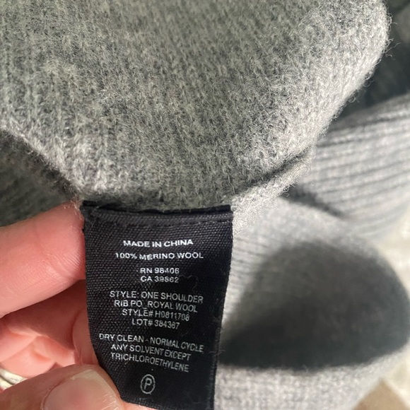 Theory Merino Wool Grey Asymmetrical sweater - Picture 11 of 13